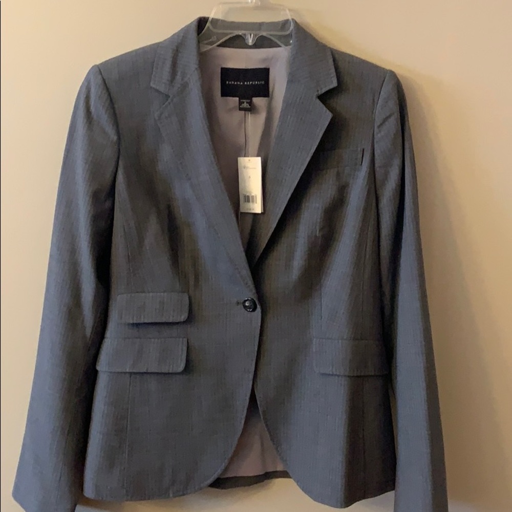 Banana Republic grey stripped. blazer size 6 NWT